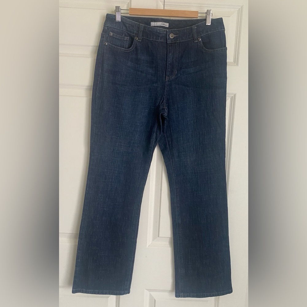Chico’s Platinum Boot Leg Jeans Size 10 Short Ultimate Fit Embroidered Pockets